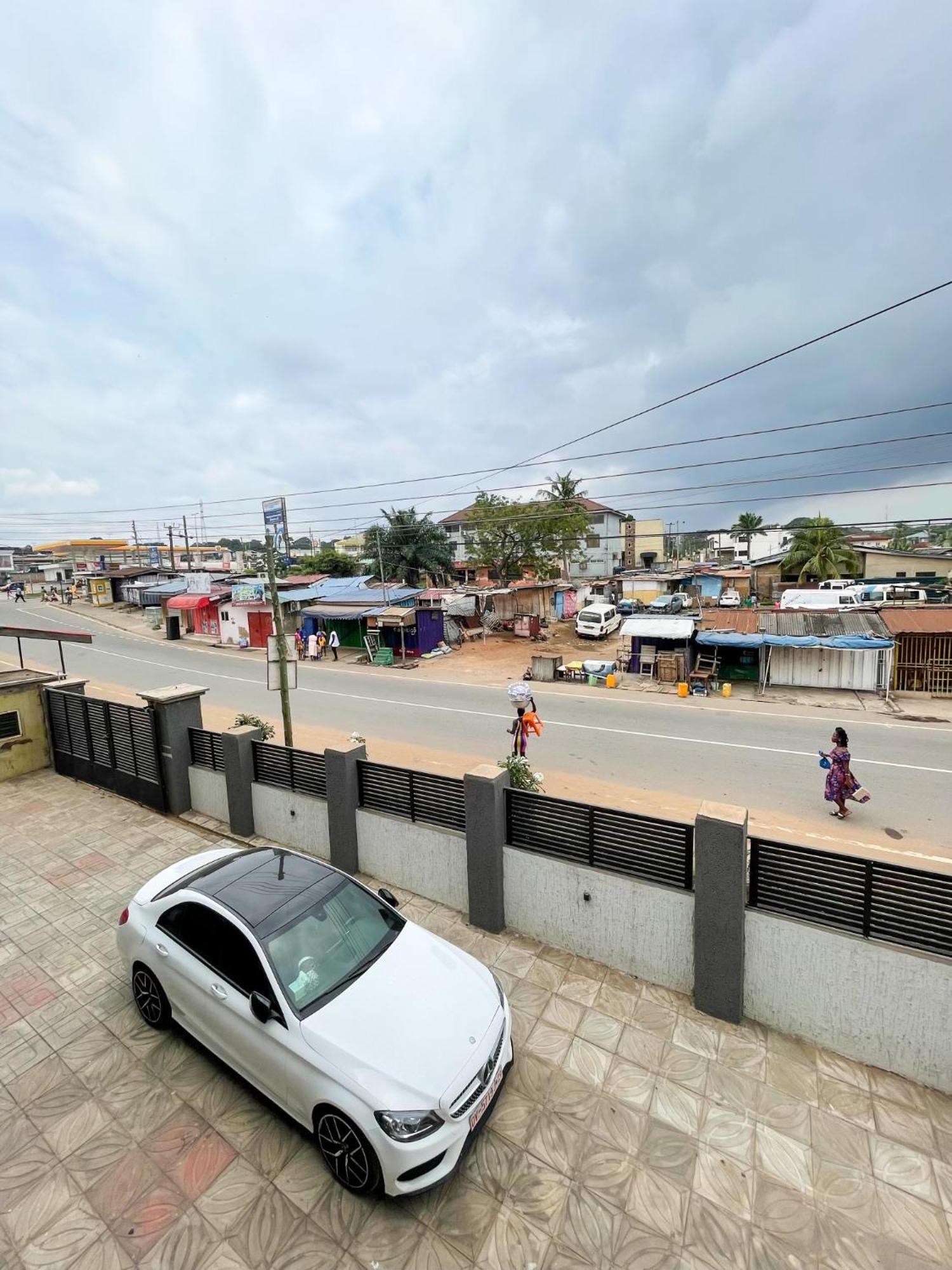 Seven Brothers Apartments Accra Exterior photo